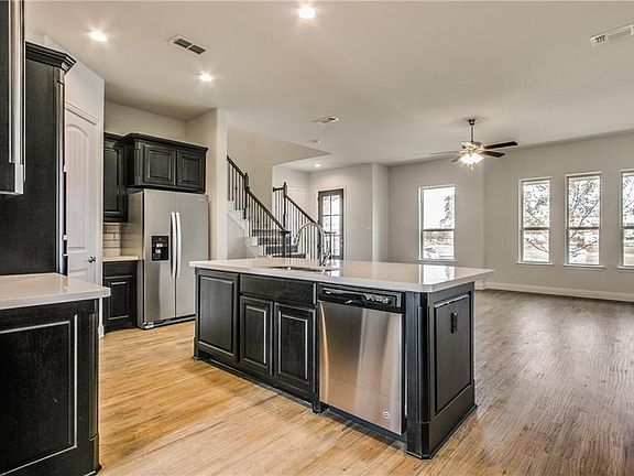 4th image of 2505 Gramercy Park Dr