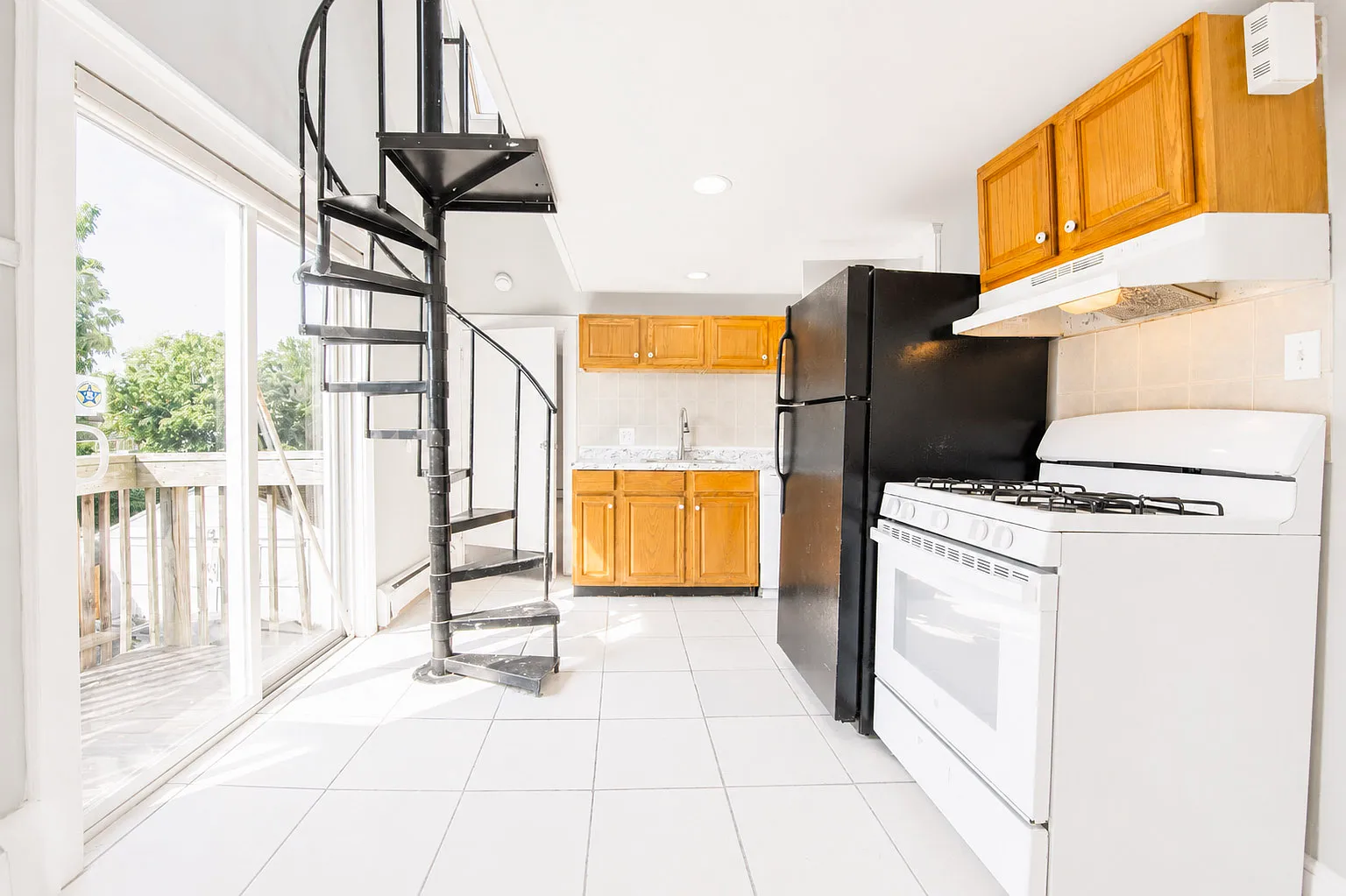 330 Fairview St - C — Photo 1