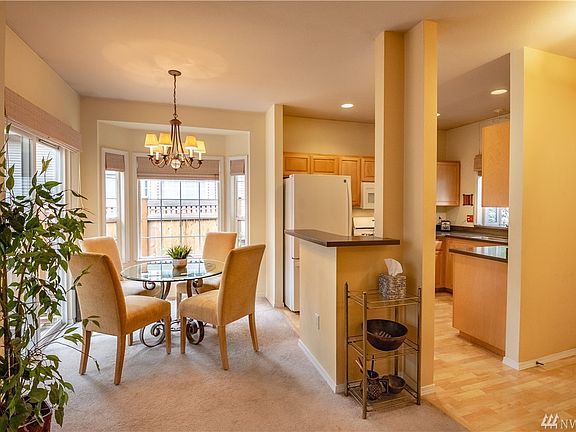5th image of 860 5th Ave NW