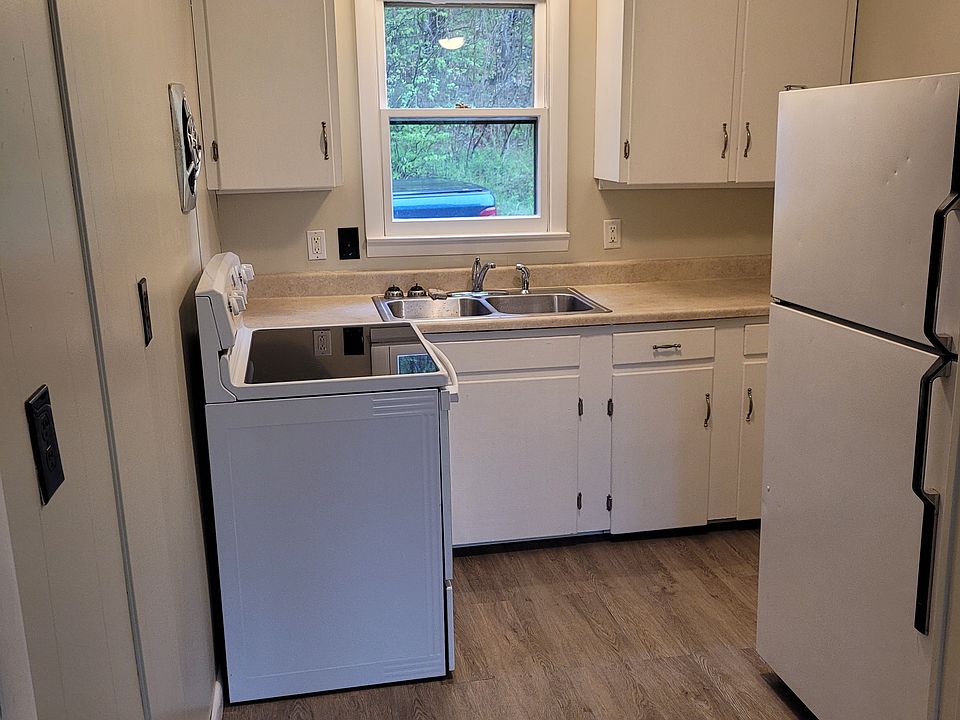 1st image of 140 Cope Ln