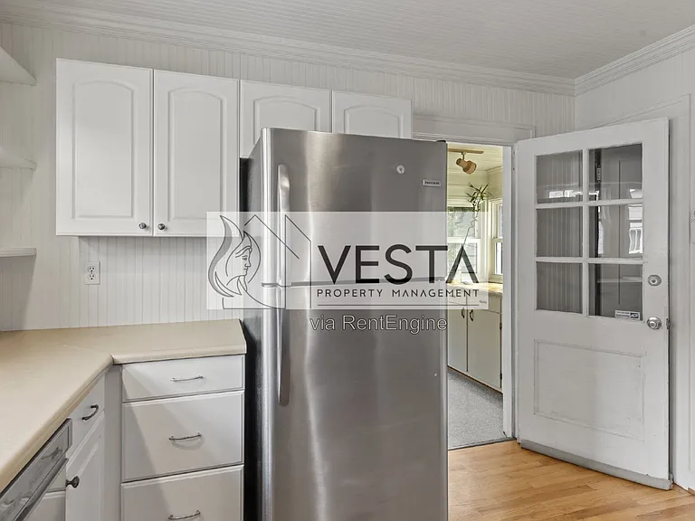 3 Grace Ave — Photo 9