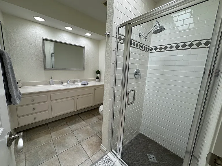 166 Wimbledon Ct — Photo 54