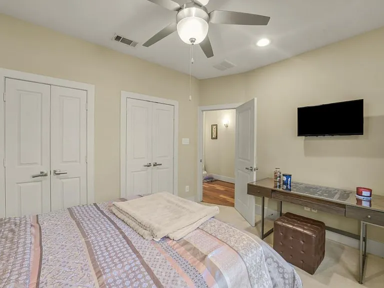 5425A Hidalgo St — Photo 7