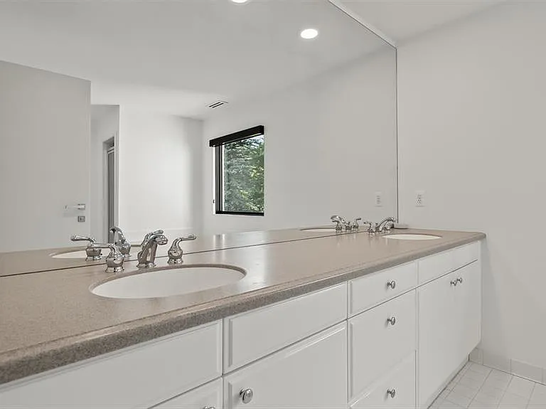 14 Beresford Ct — Photo 34