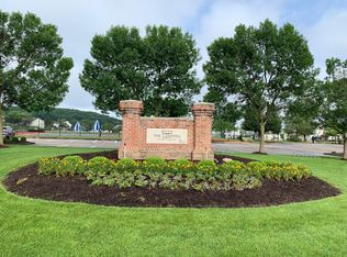 809 Spring Cove Ct, Eureka, MO 63025