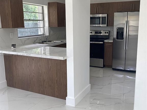 3rd image of 18762 SW 100th Ave #88