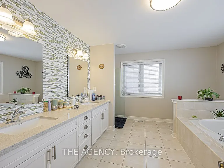 48 Tonner Cres — Photo 27