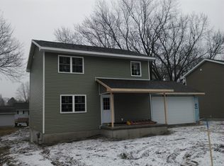 214 3rd Ave SW, Independence, IA 50644