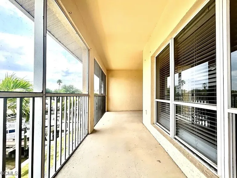 909 SW 47th Ter #201 — Photo 23