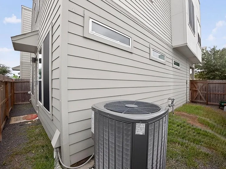 619 Thornton Oaks Ln — Photo 26