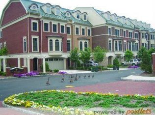 2 Regency Pl, Weehawken, NJ 07086