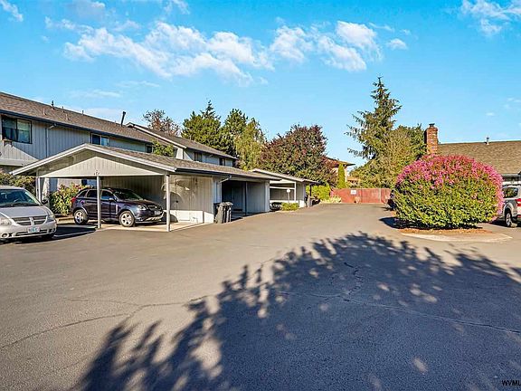 3rd image of 652 32nd Ave SE APT 18