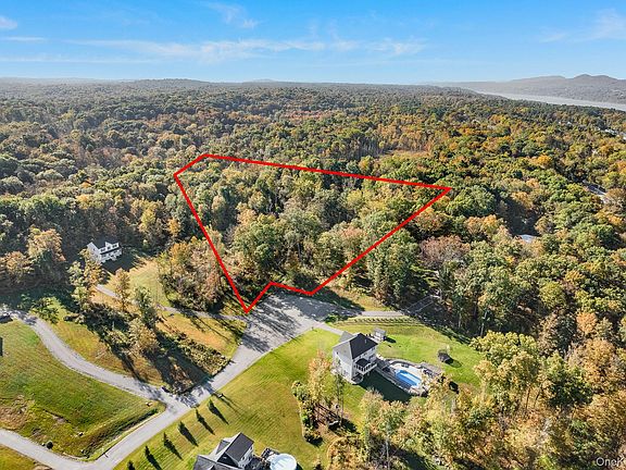 2nd image of 5 Pond View Court