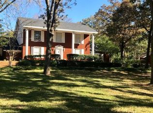 711 Inwood Dr, Palestine, TX 75801