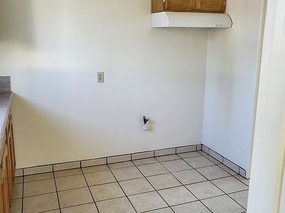 4th image of 5930 Loma Vista Ave #E