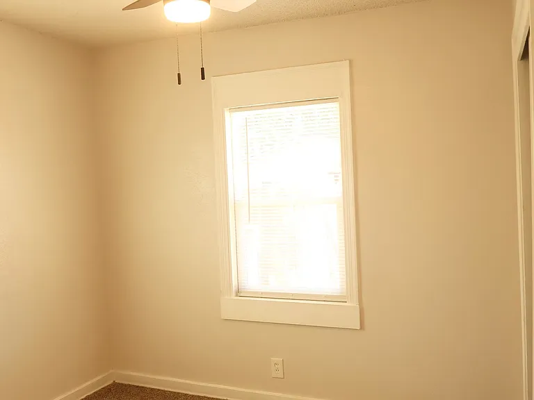 3945 E Madison Ave — Photo 12