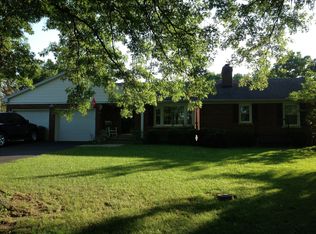 700 Clintonville Rd, Paris, KY 40361