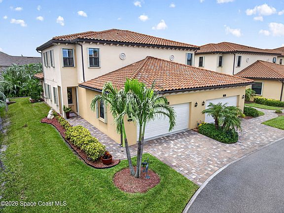 2nd image of 719 Lanai Cir