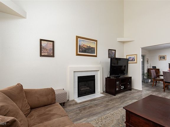 4th image of 2838 Lone Cliff Dr