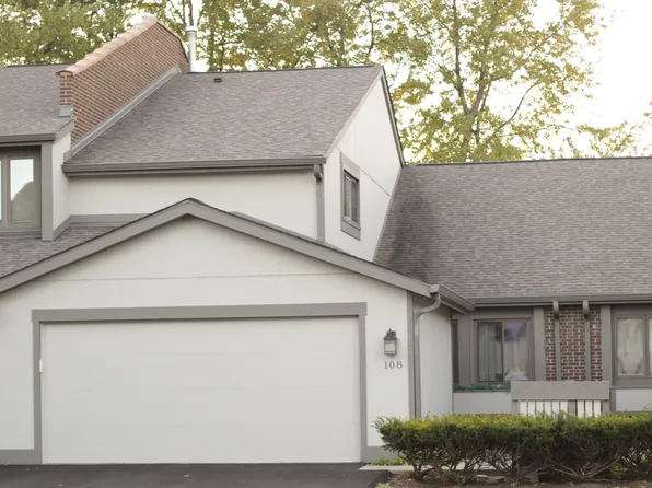 108 Ginger Ct, Rolling Meadows, IL 60008