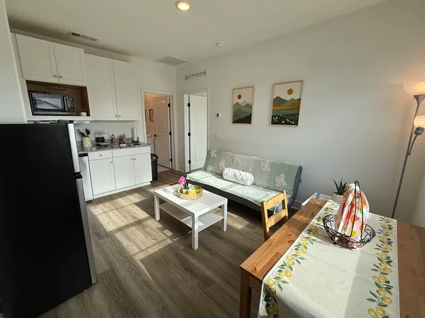 45104 Westmont Dr, Lancaster, CA 93536