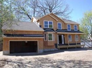 17 Mayflower Rd, Woburn, MA 01801