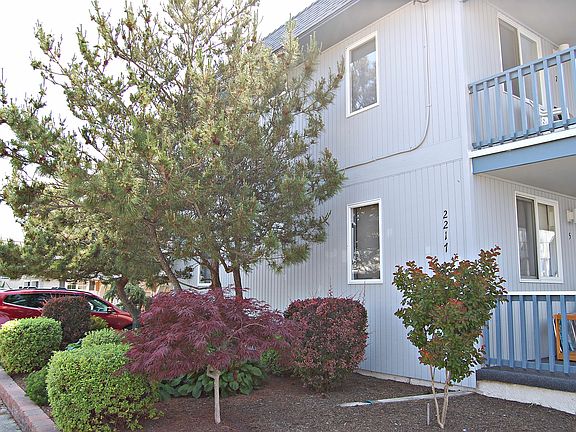 2nd image of 2217 Wesley Ave APT 6