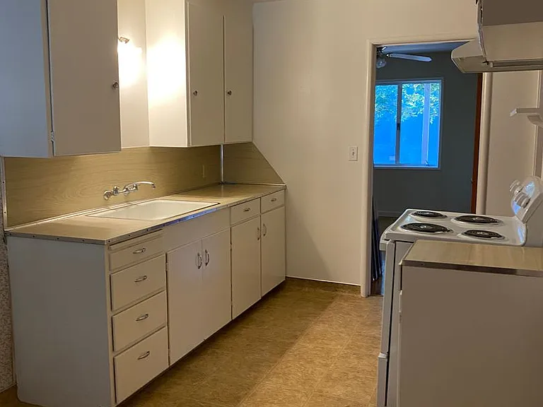 1412 Cahill Ave — Photo 12
