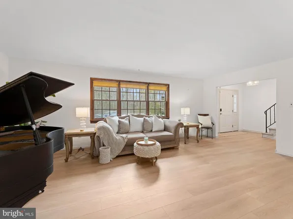 36 Evanine Dr, Berlin, NJ 08009