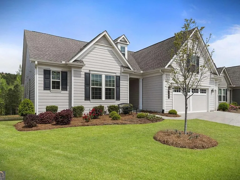 408 Cottonwood Cir — Photo 2