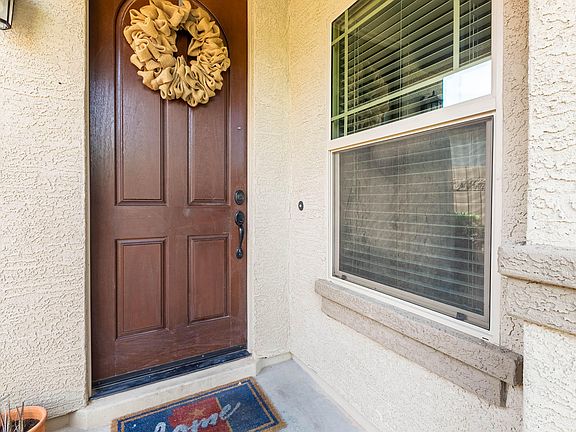 3rd image of 1497 W Apricot Ave