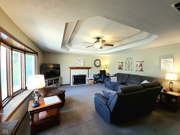 4th image of 276 Sassafras Dr
