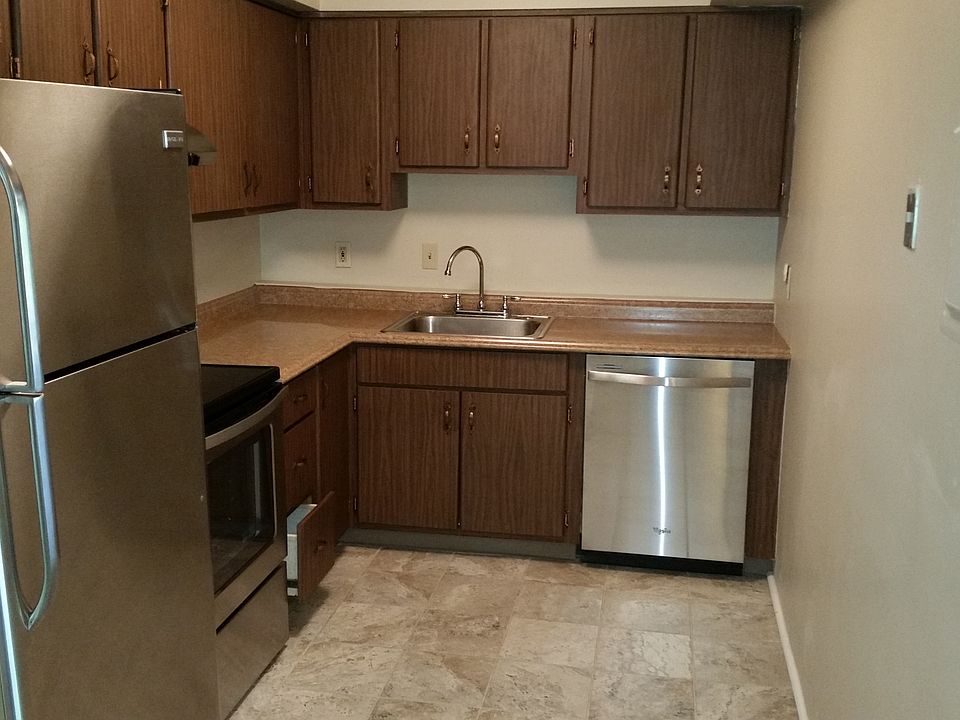 Ceramic tile, granite counter tops, all new appliances