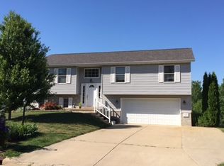 209 Independence Dr, East Peoria, IL 61611