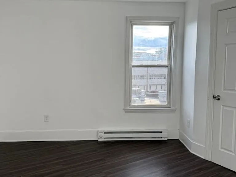 510 Maple St — Photo 3