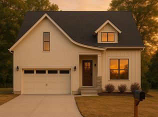 2880 Scenic Dr, Clarksville, TN 37043