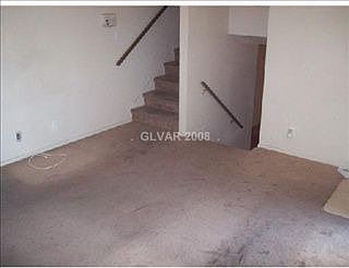 3rd image of 6324 Hobart Ave
