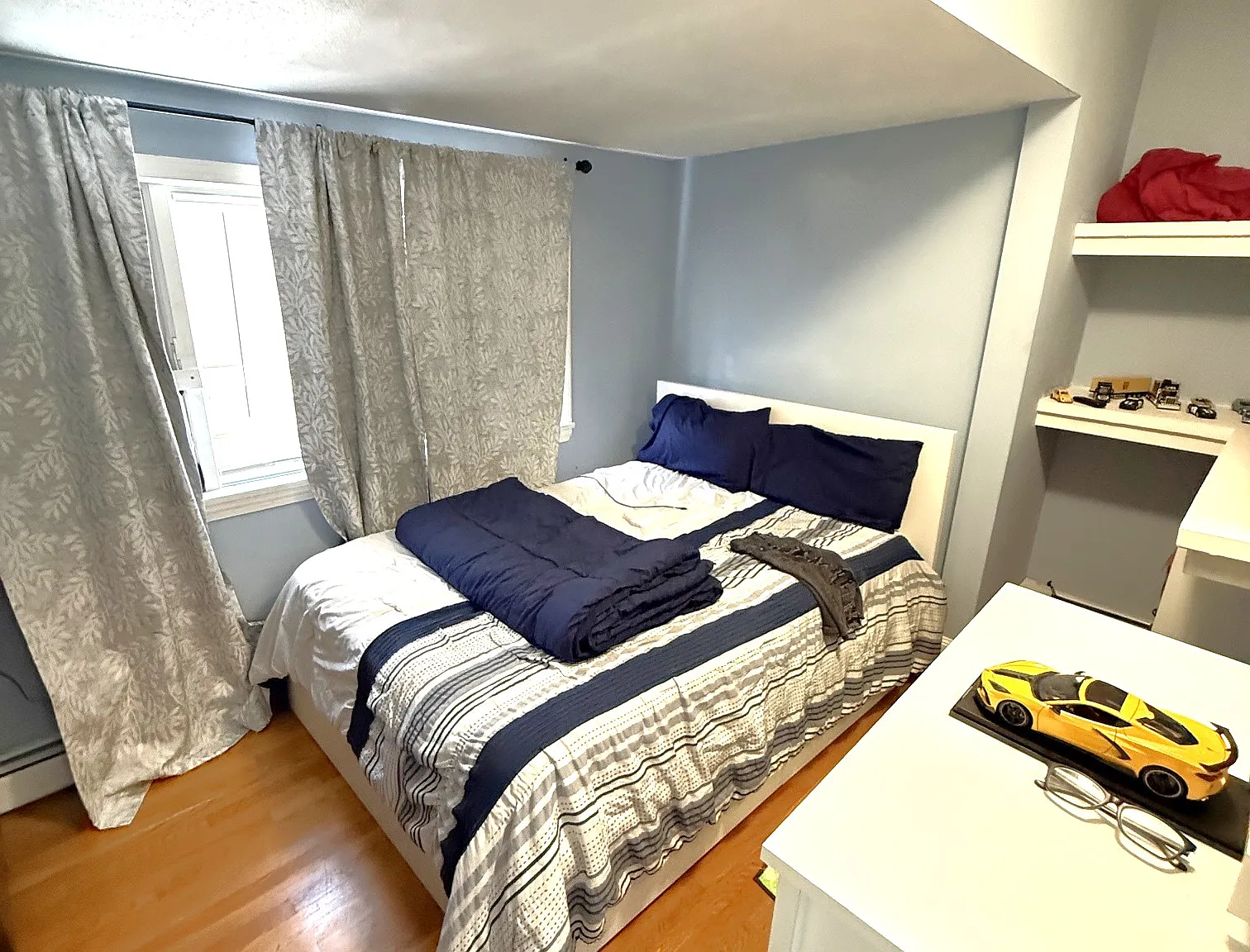 4 bed, 1100 sqft, $3,800 — Photo 2