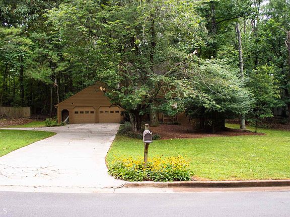 2nd image of 165 Bentley Way