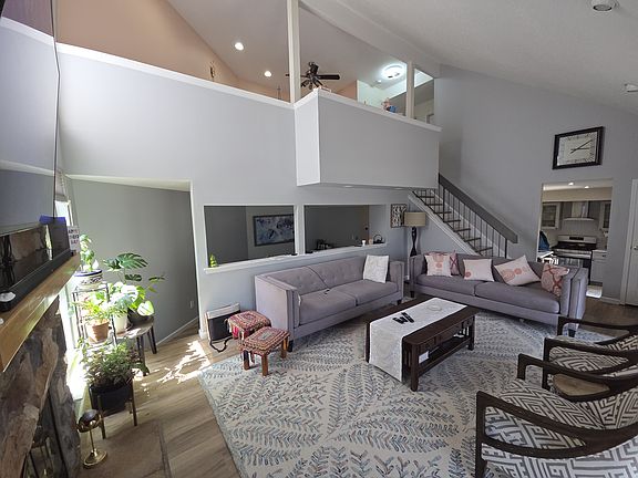 Living Room - 3