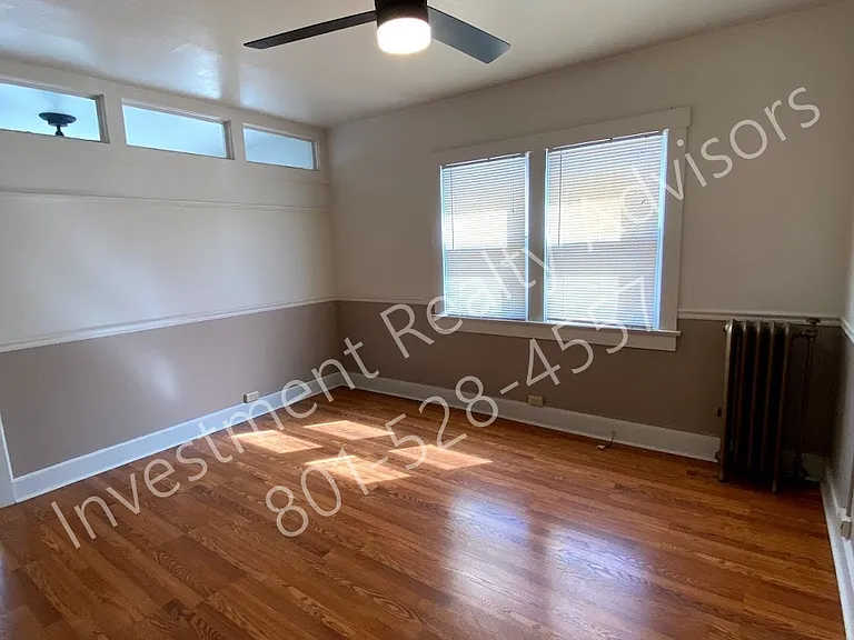 146 E 2nd Ave — Photo 3