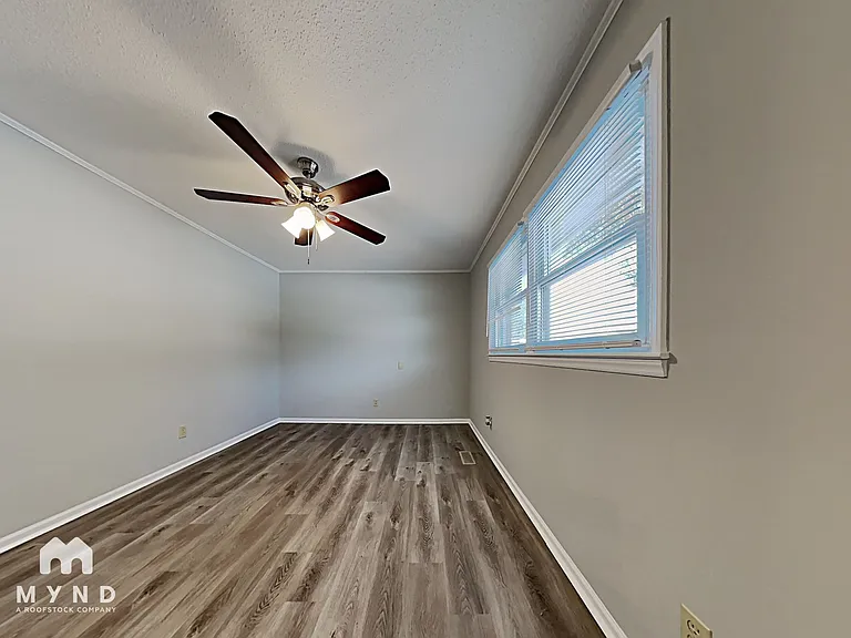 1708 N New Hope Rd — Photo 7