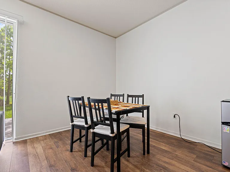 6917 Woodchase Glen Dr — Photo 14