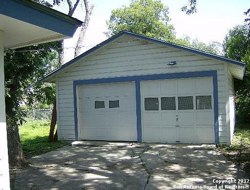 2nd image of 335 belmont  st