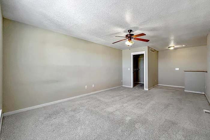 207 NE 45th Ln — Photo 12