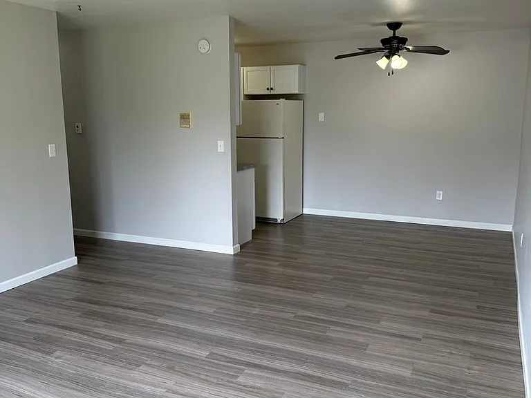 400 Browns Ct — Photo 22