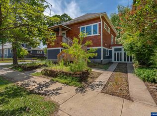 1498 Ferry St SE, Salem, OR 97301