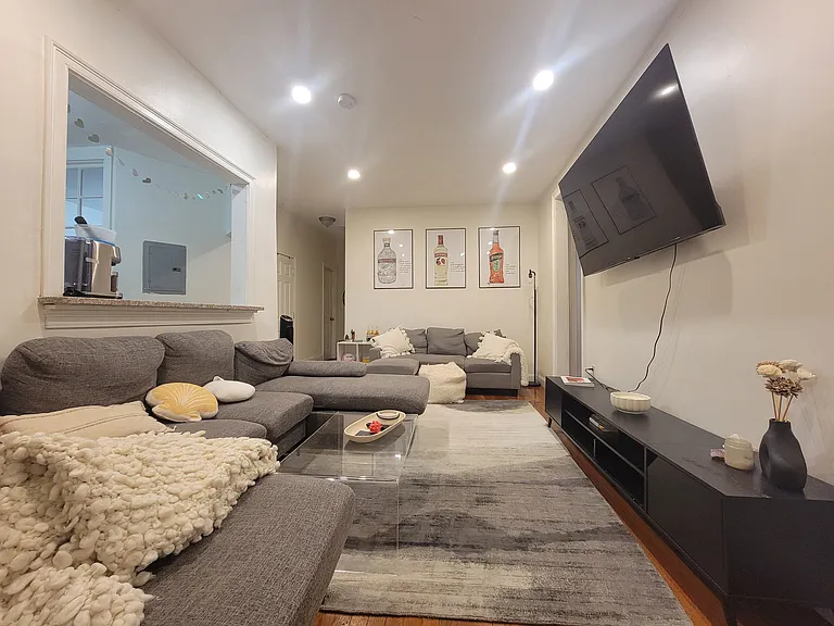 60 Egmont St #3 — Photo 1