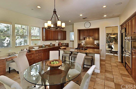 3rd image of 26939 Alsace Dr