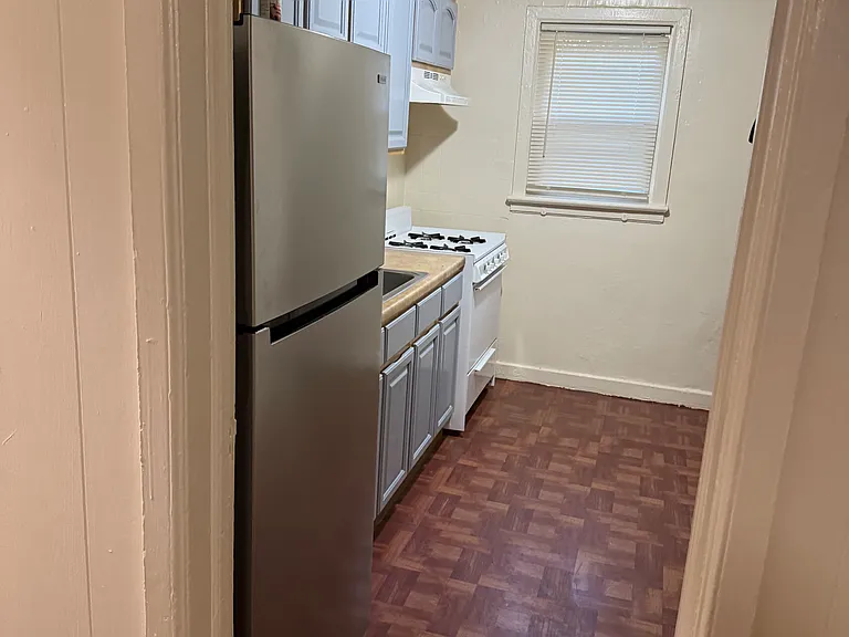 1139 Empire Ave #B — Photo 5